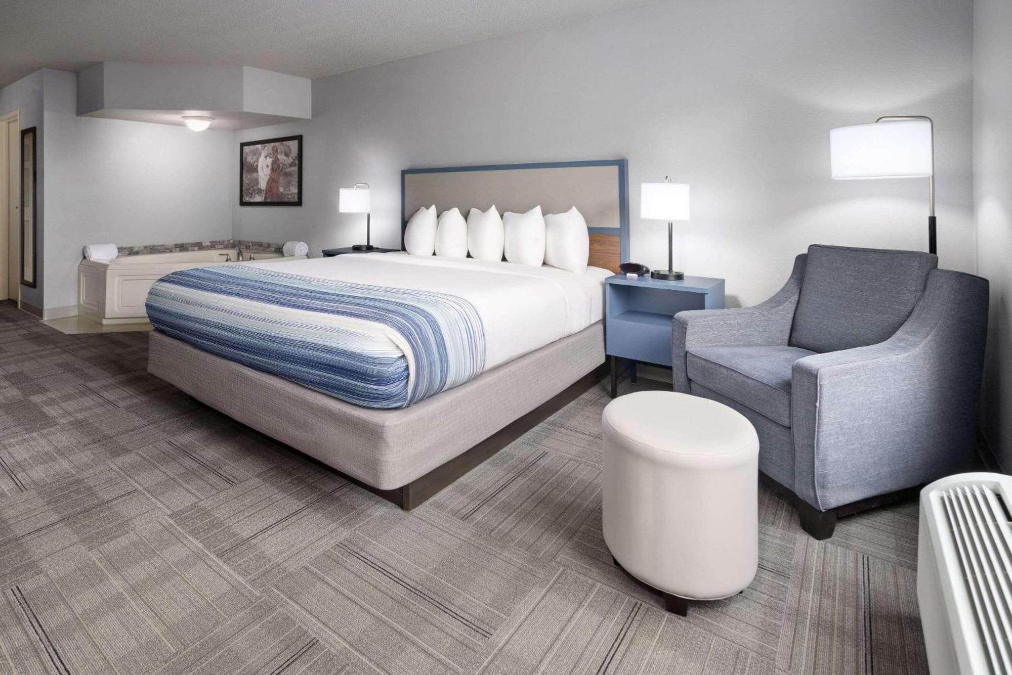 Americinn By Wyndham Iron Mountain Esterno foto
