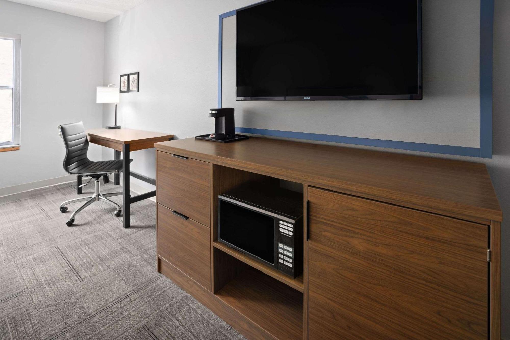 Americinn By Wyndham Iron Mountain Esterno foto