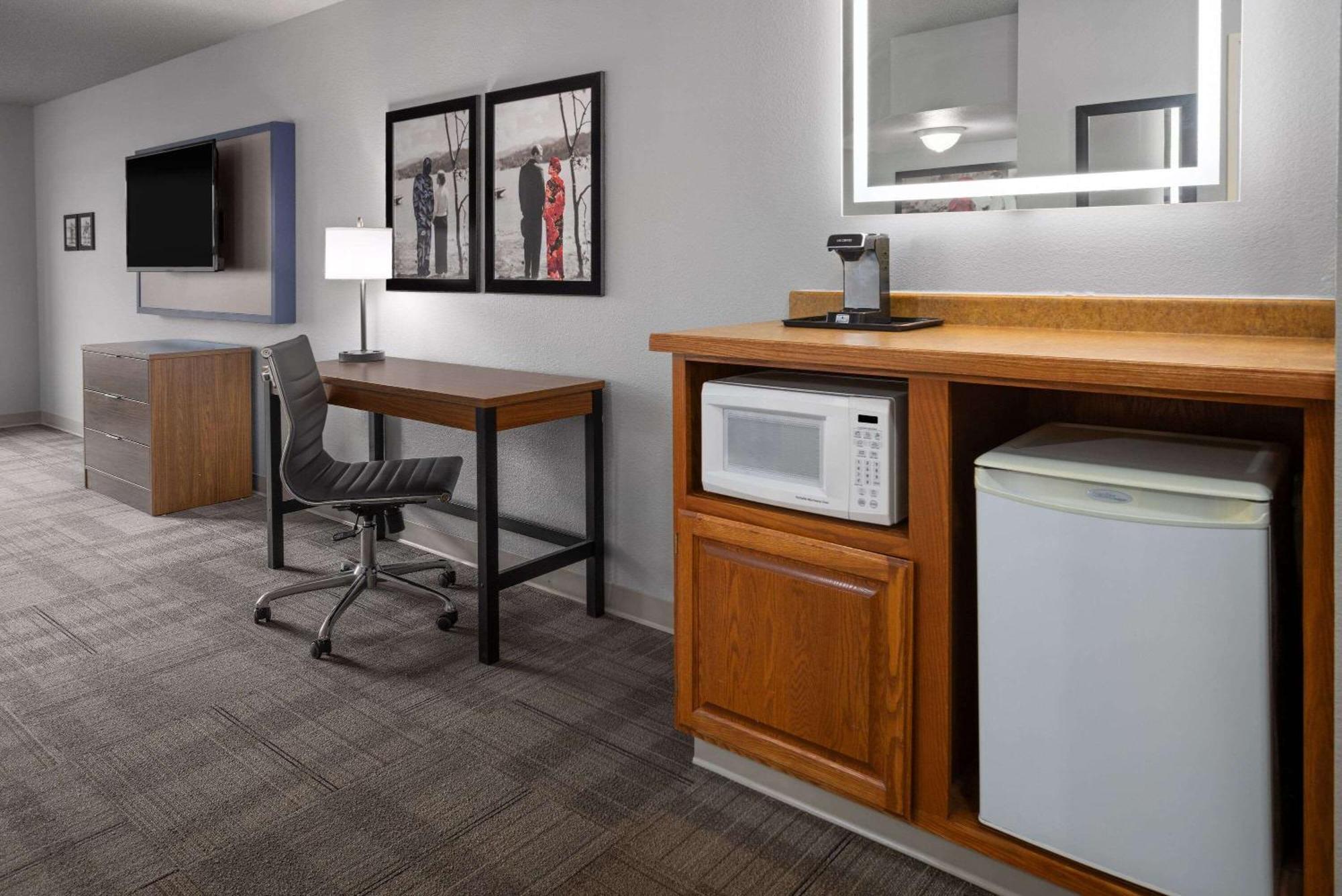 Americinn By Wyndham Iron Mountain Esterno foto
