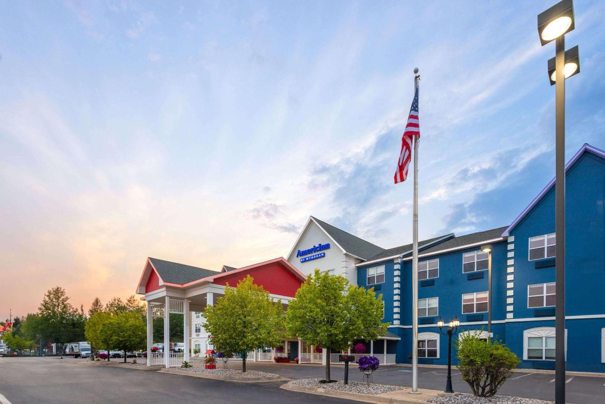 Americinn By Wyndham Iron Mountain Esterno foto