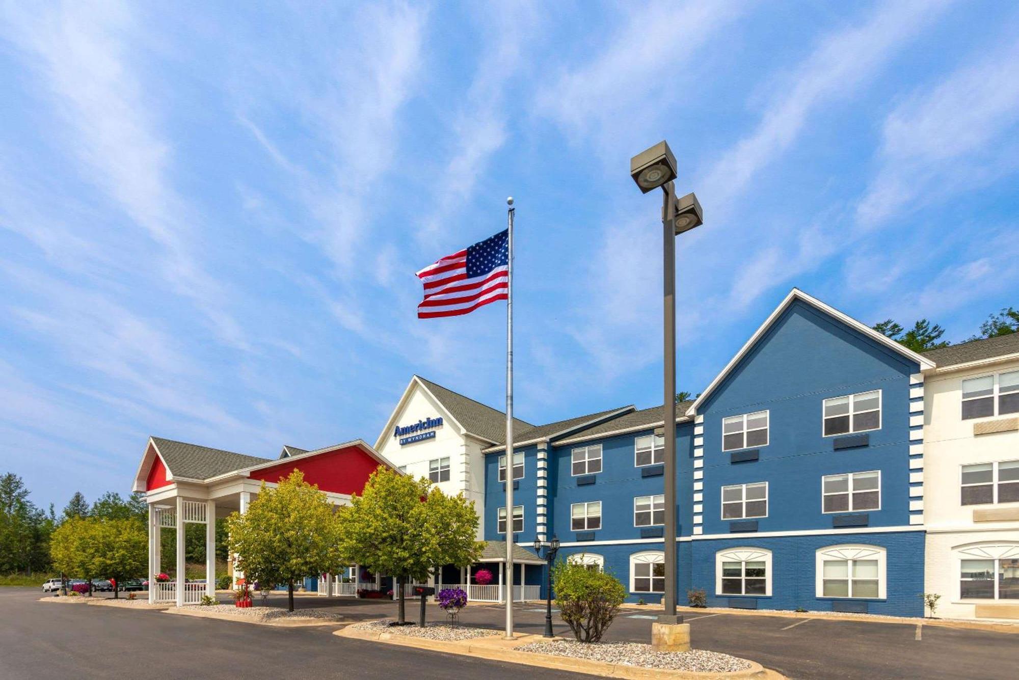 Americinn By Wyndham Iron Mountain Esterno foto